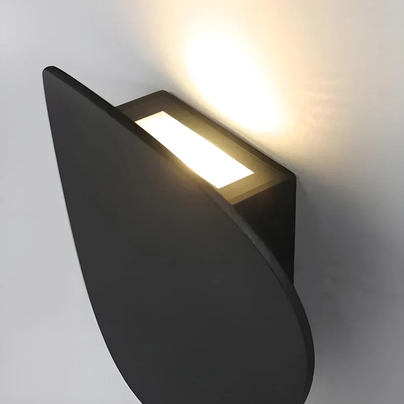 Metal Disk-Shaped Wall Lamp – product view