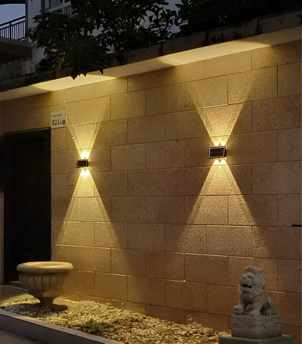 Solar Up & Down Wall Light – Product view 8