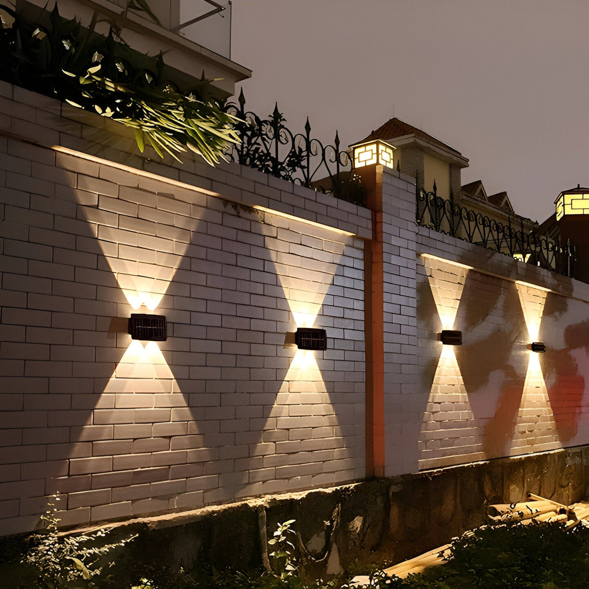 Solar Up & Down Wall Light – Product view 10