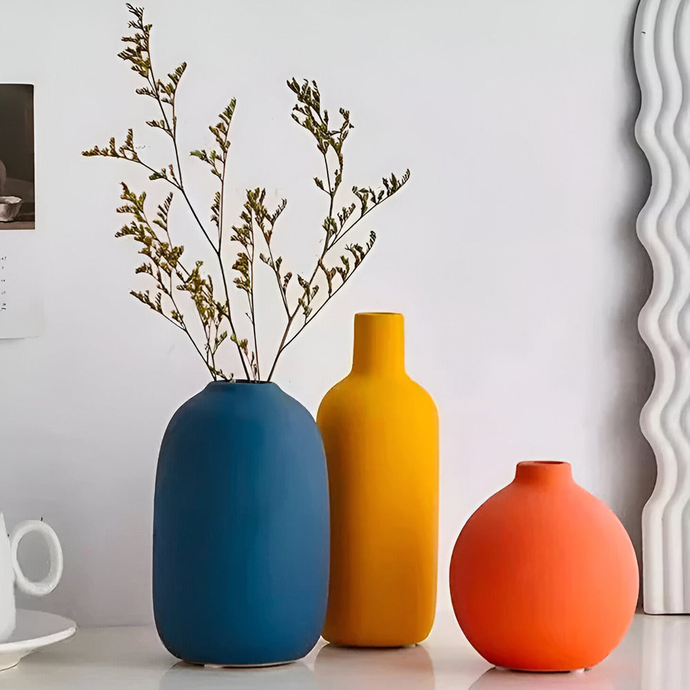 Scandinavian Ceramic Vase – Product view 3