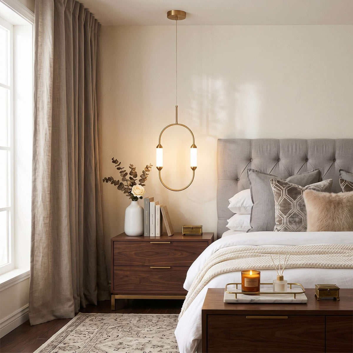 Oval Ceiling Lamp with a Metal Ring – product view