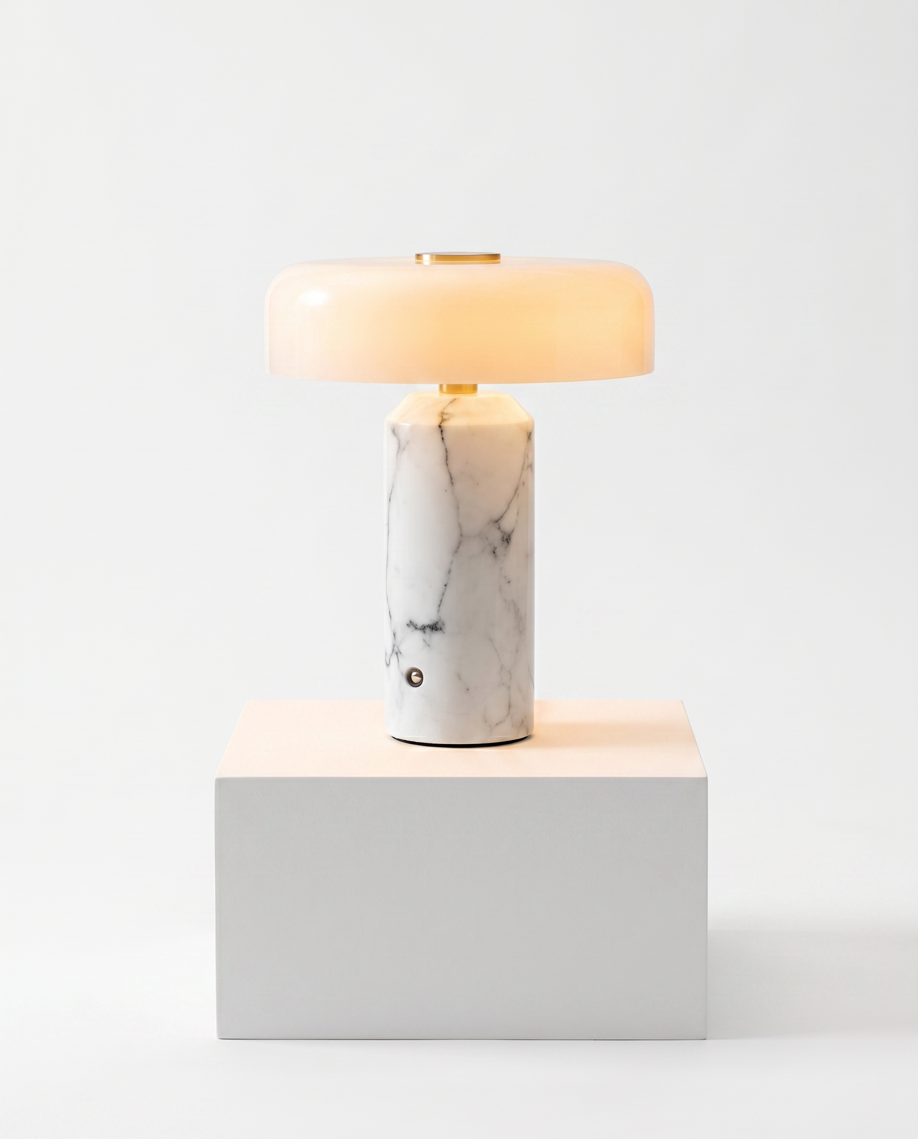 Cordless Marble & Opaline Table Lamp – Cordless Marble & Opaline Table Lamp – Ø18 x H21 cm / White / Warm Light