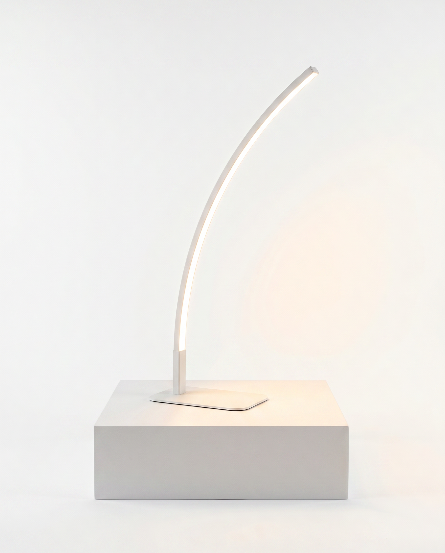 Sculptural Dimmable Table Lamp – Sculptural Dimmable Table Lamp – White / Single