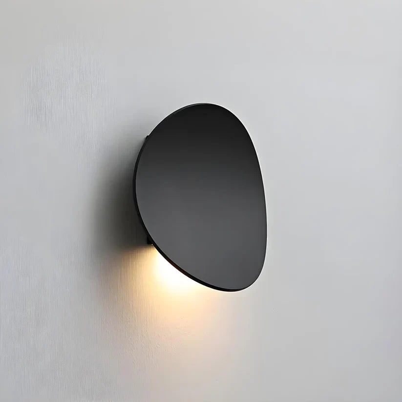 Metal Disk-Shaped Wall Lamp – Black